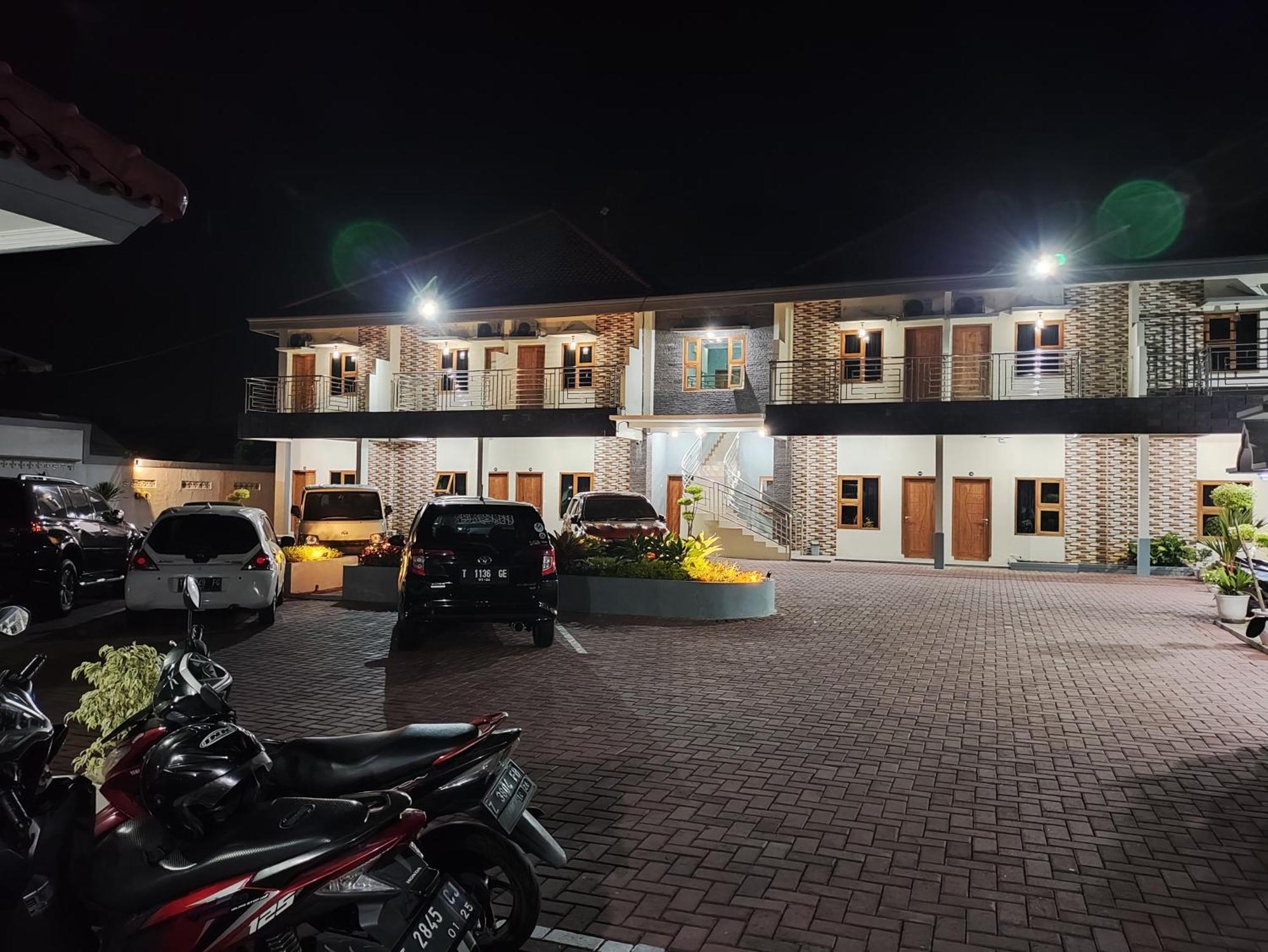 Hotel Cibening Purwakarta Exterior photo
