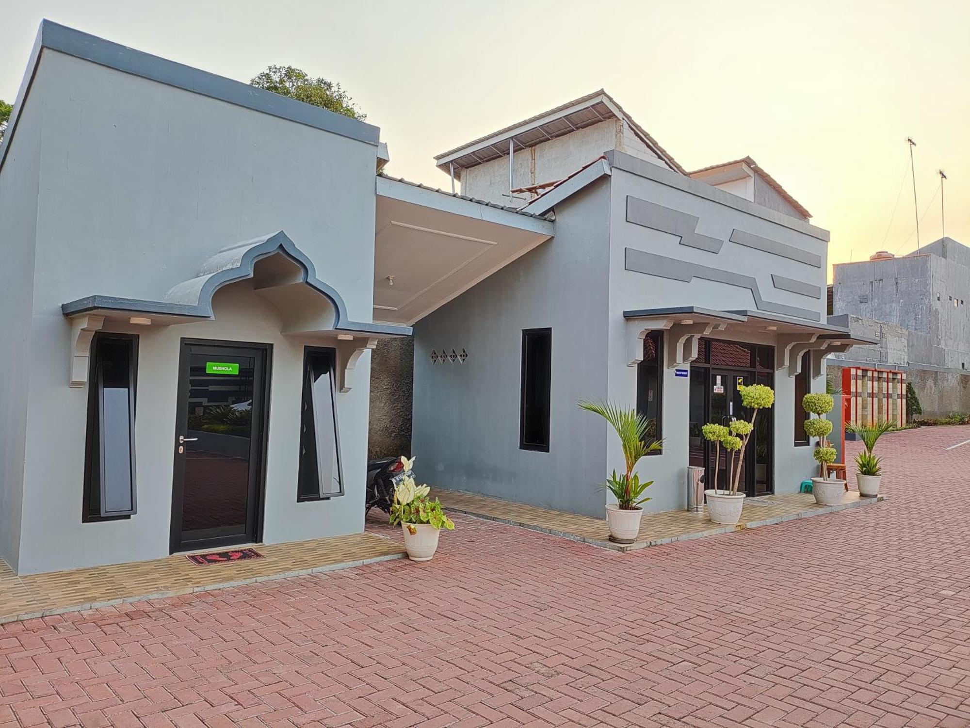 Hotel Cibening Purwakarta Exterior photo