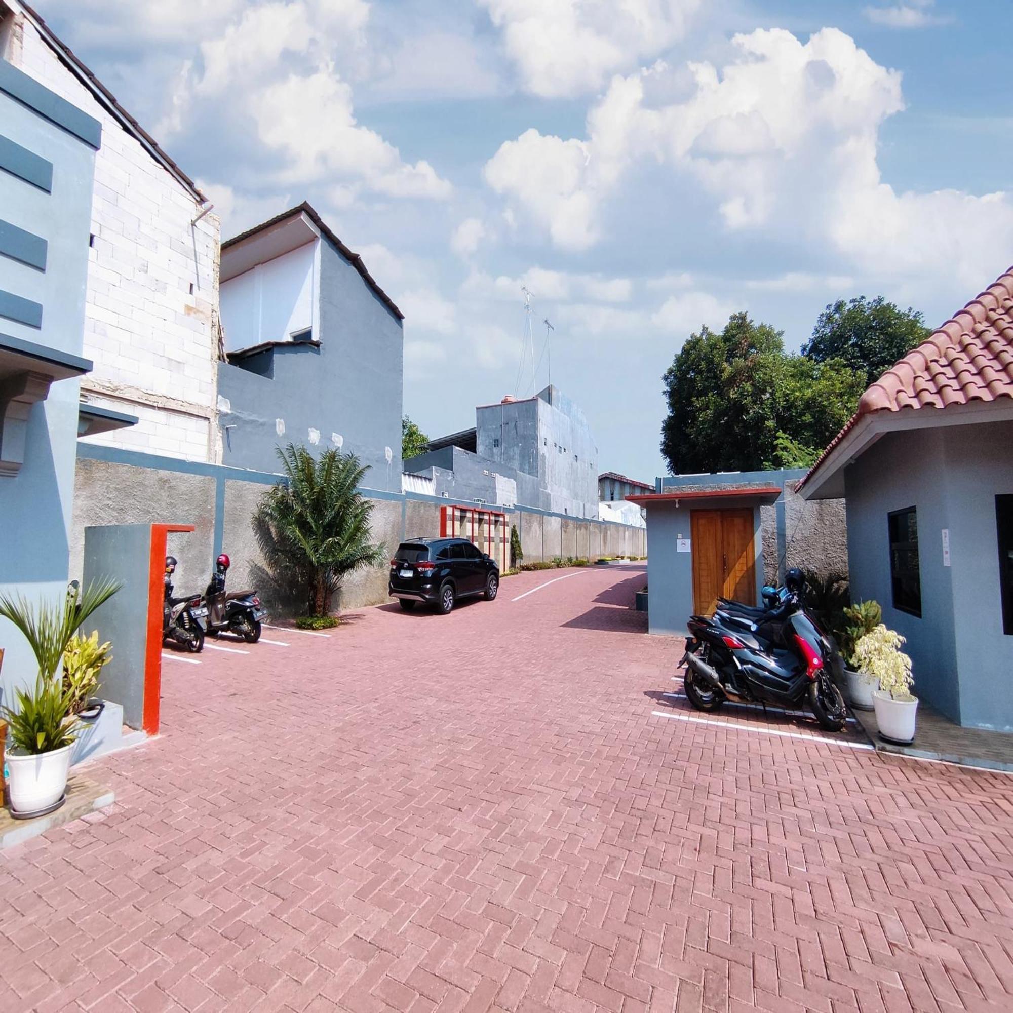 Hotel Cibening Purwakarta Exterior photo